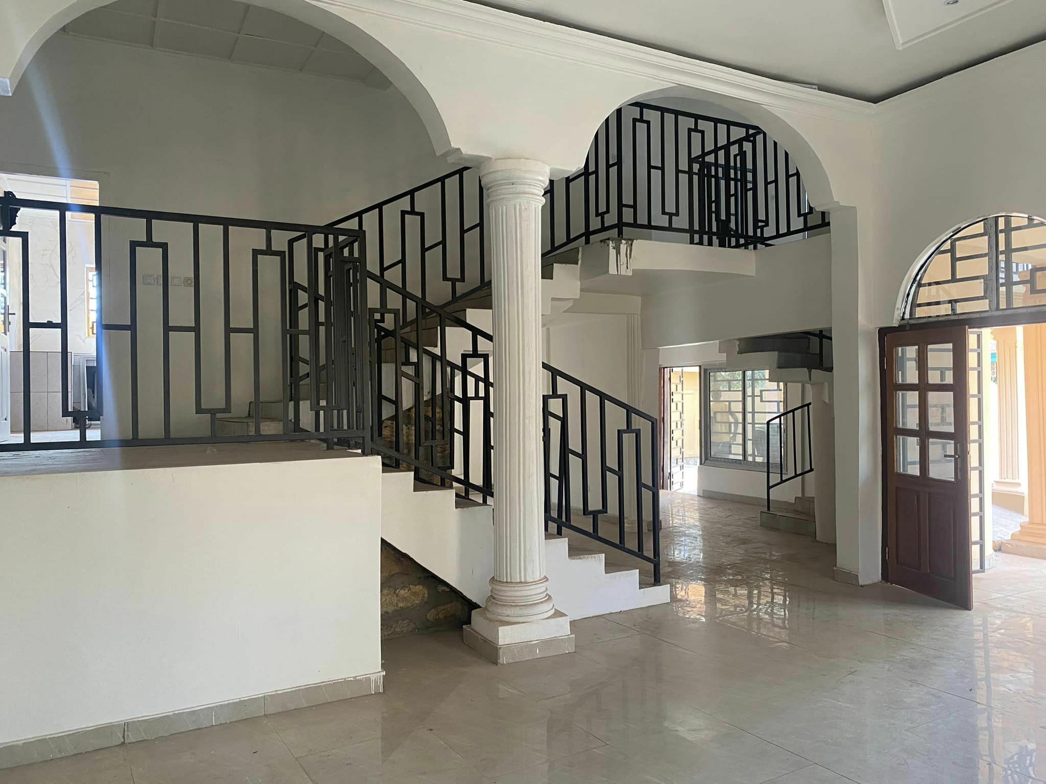 324935509_1179590496016627_4726818305280390304_n